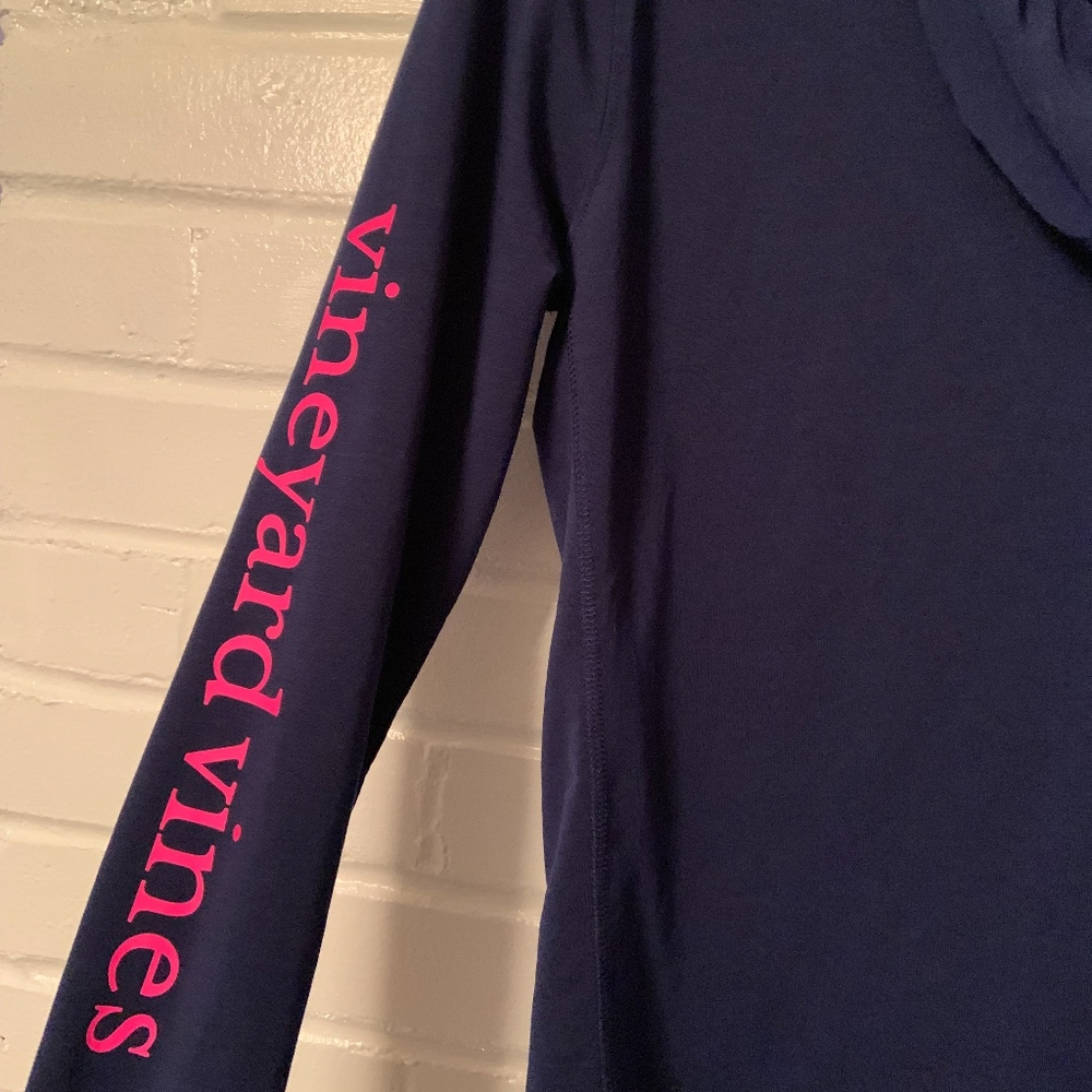 Vineyard Vines activewear hoodie - Picture 6 of 6